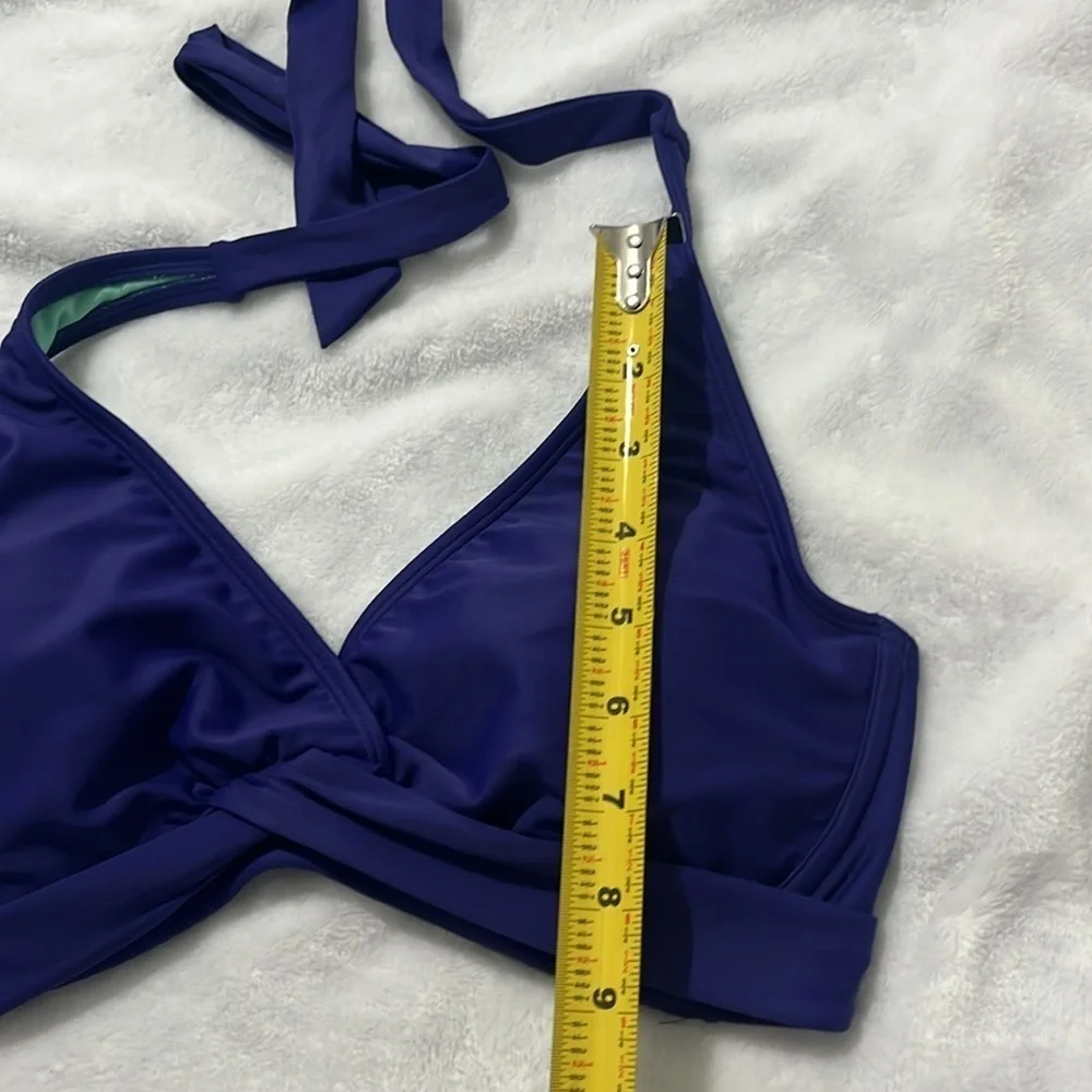 Athleta Women’s Bikini Top Size 32D or 32DD Blue Halter Tie Neck Underwire